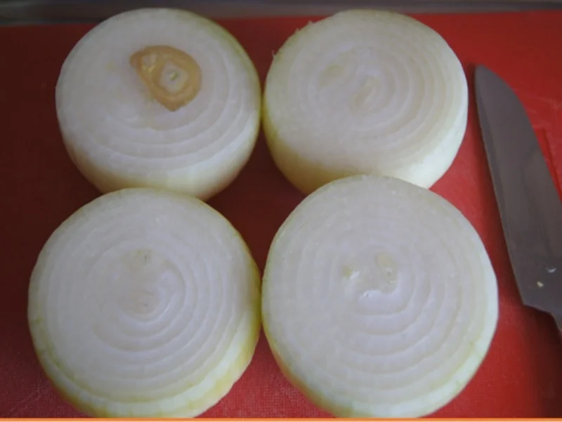 Rezept: Gemüsezwiebeln mit pikanter Füllung Bild Nr. 5 Gemüsezwiebeln mit pikanter Füllung - Rezept - Bild Nr. 5