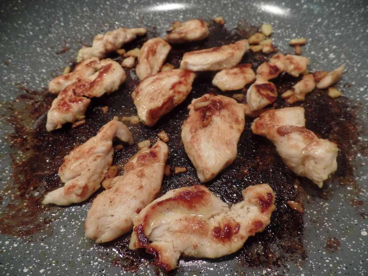 Rezept: Kokos-Spargelcremesuppe mit Mischpilzen und Ingwer-Hähnchen Bild Nr. 8148 Kokos-Spargelcremesuppe mit Mischpilzen und Ingwer-Hähnchen - Rezept - Bild Nr. 8148