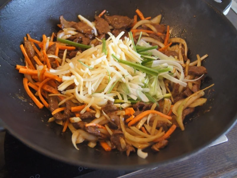 Hähnchenbrustfilet mit Gemüsestreifen und gelber Basmatireis - Rezept - Bild Nr. 8146