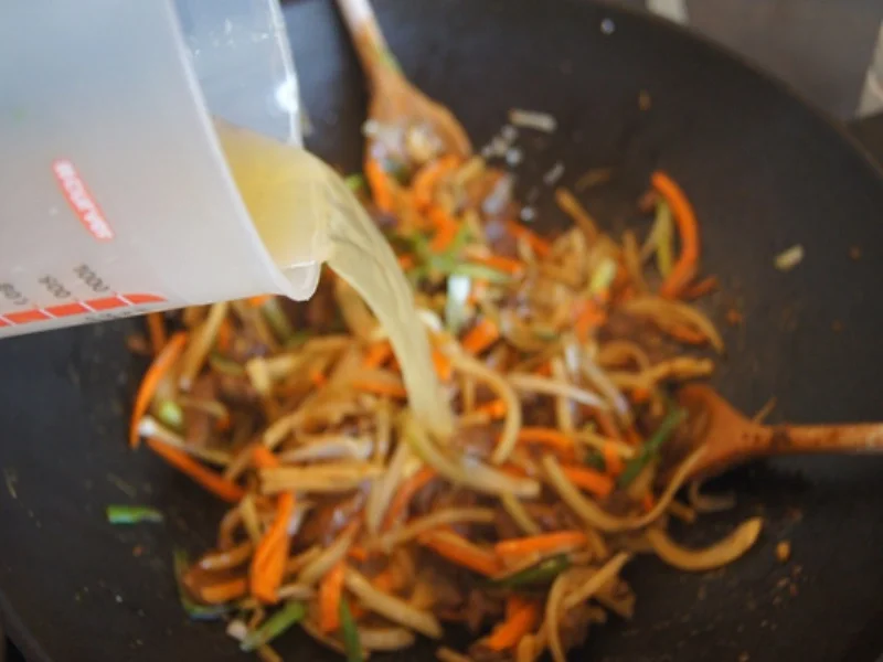 Hähnchenbrustfilet mit Gemüsestreifen und gelber Basmatireis - Rezept - Bild Nr. 8147