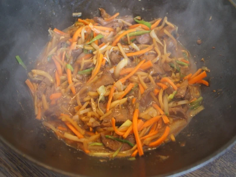 Hähnchenbrustfilet mit Gemüsestreifen und gelber Basmatireis - Rezept - Bild Nr. 8148