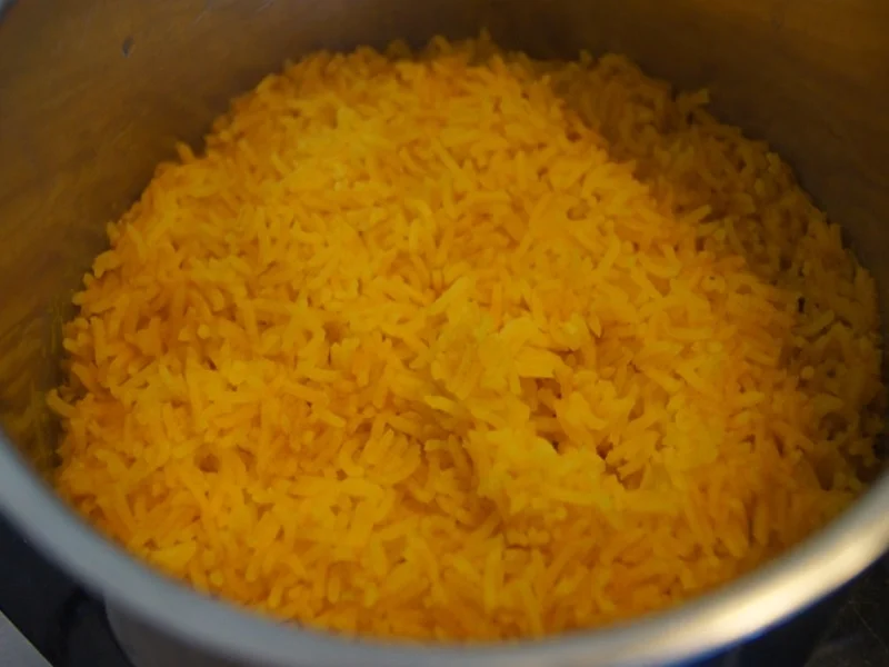 Hähnchenbrustfilet mit Gemüsestreifen und gelber Basmatireis - Rezept - Bild Nr. 8151