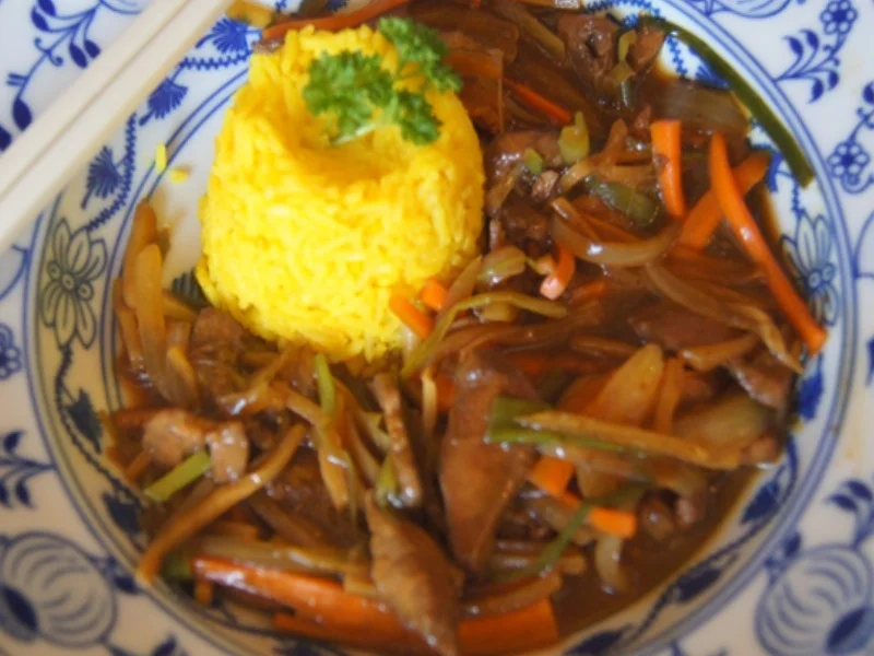 Hähnchenbrustfilet mit Gemüsestreifen und gelber Basmatireis - Rezept - Bild Nr. 8152