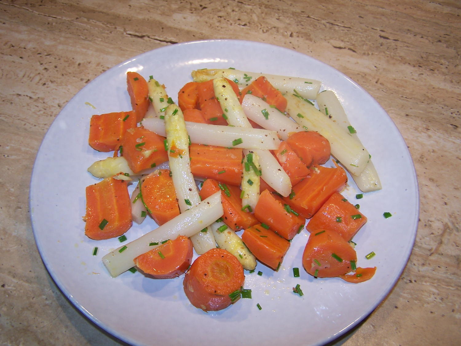 Spargel -Karotten Salat - Rezept mit Bild - kochbar.de