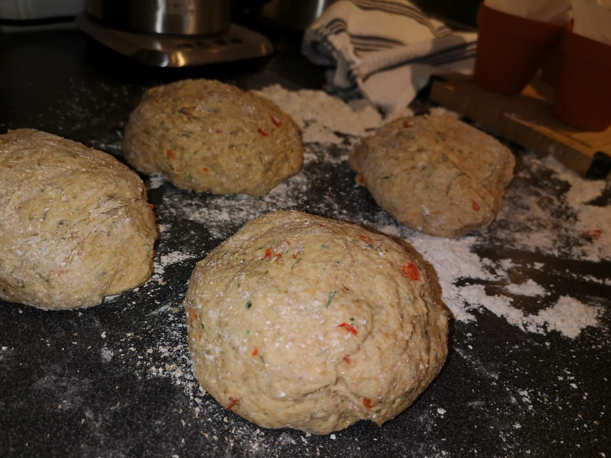 BiNe` S BUNTES KRÄUTERBROT IM BLUMENTOPF - Rezept - Bild Nr. 2