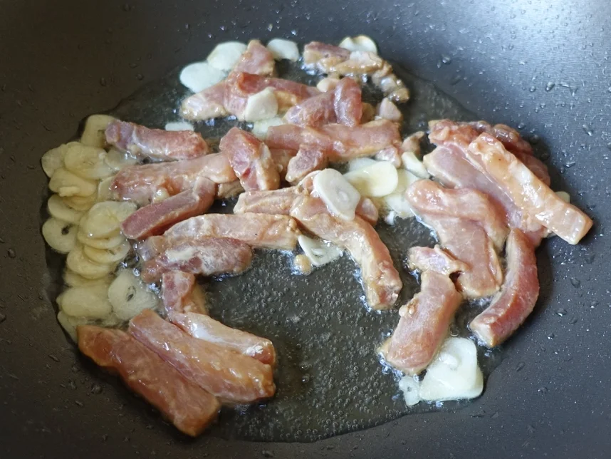 Rezept: Rindfleisch mit scharfem Rettich – Luo Bo Niu Rou Siu Bild Nr. 8145 Rindfleisch mit scharfem Rettich – Luo Bo Niu Rou Siu - Rezept - Bild Nr. 8145