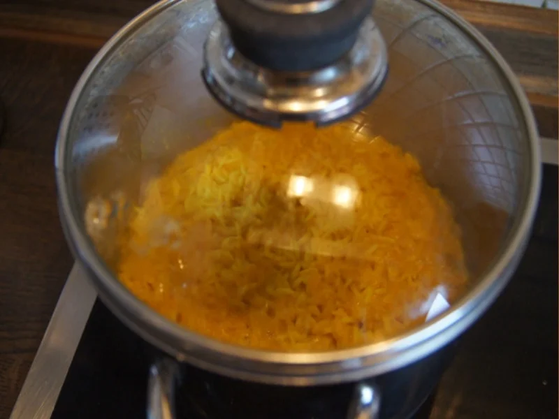 Schweinefilet mit Austernsauce und Gemüse im Wok und gelber Basmatireis - Rezept - Bild Nr. 8142