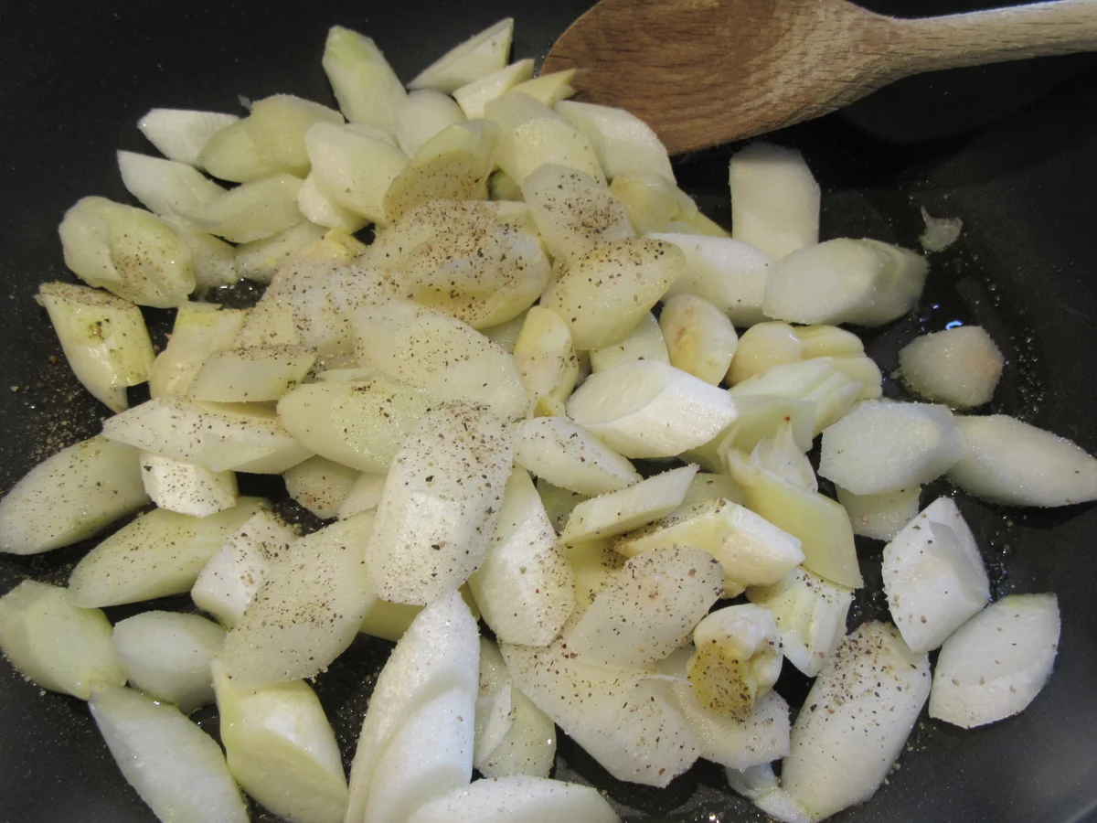 Geflügel: Hühnergeschnetzeltes mit Spargel in Kräuter-Mascarpone-Soße - Rezept - Bild Nr. 8145