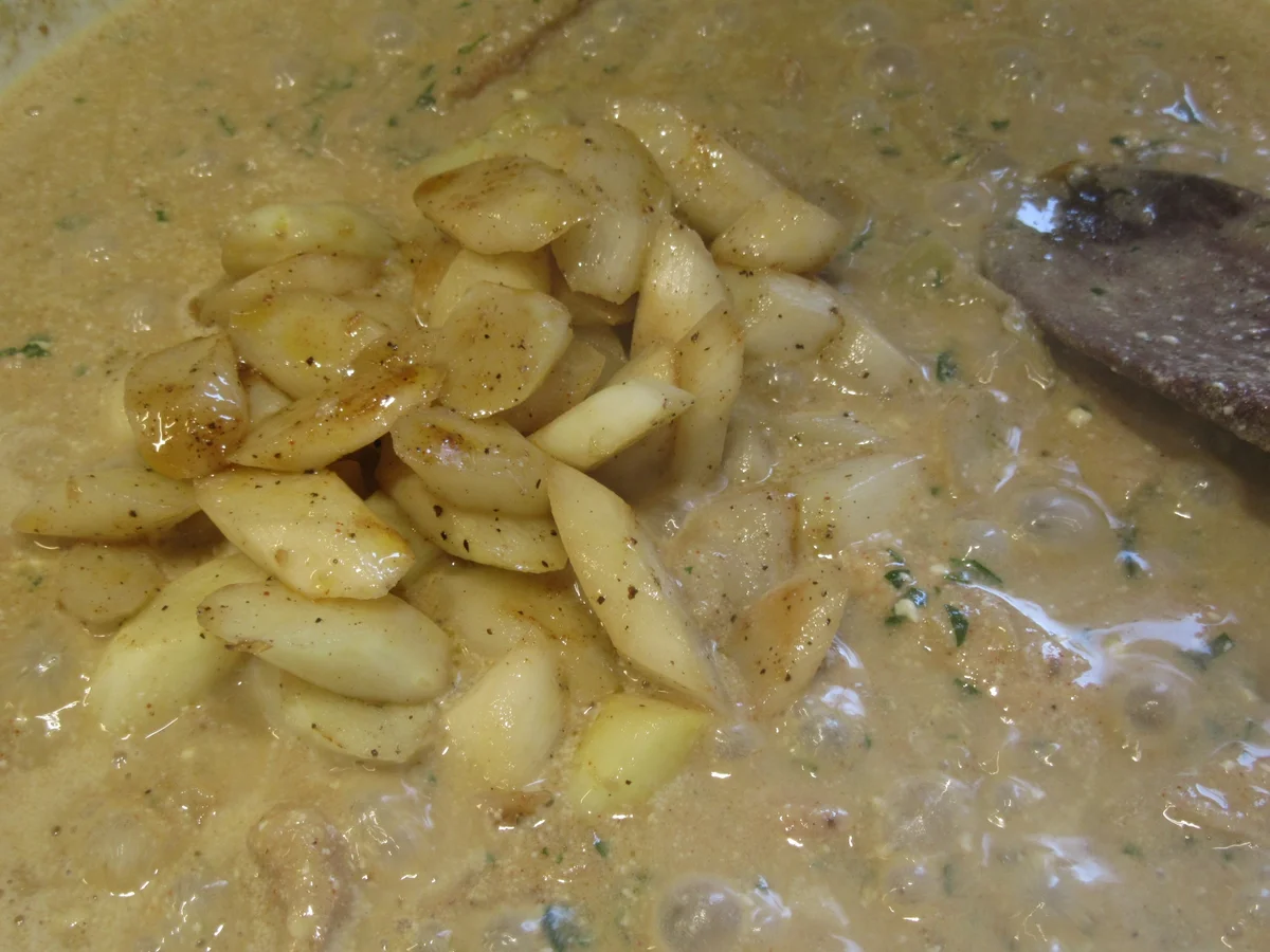 Geflügel: Hühnergeschnetzeltes mit Spargel in Kräuter-Mascarpone-Soße - Rezept - Bild Nr. 8148