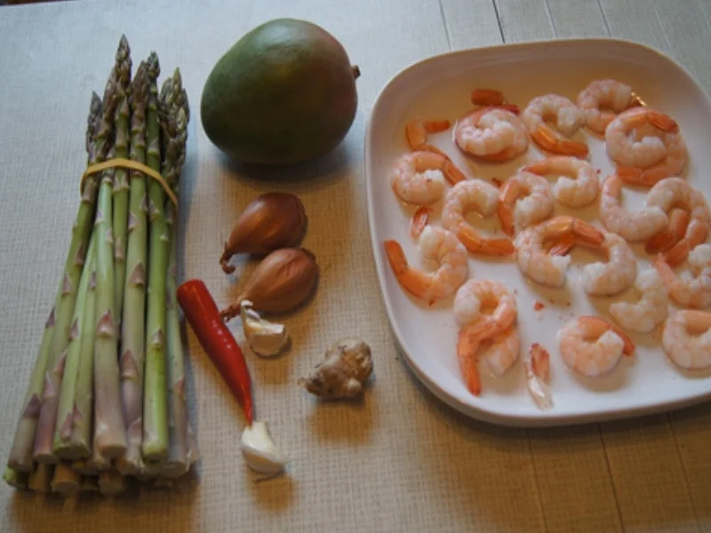 Grüner Spargel mit Cocktail Garnelen und Chili-Mango-Chutney - Rezept - Bild Nr. 3