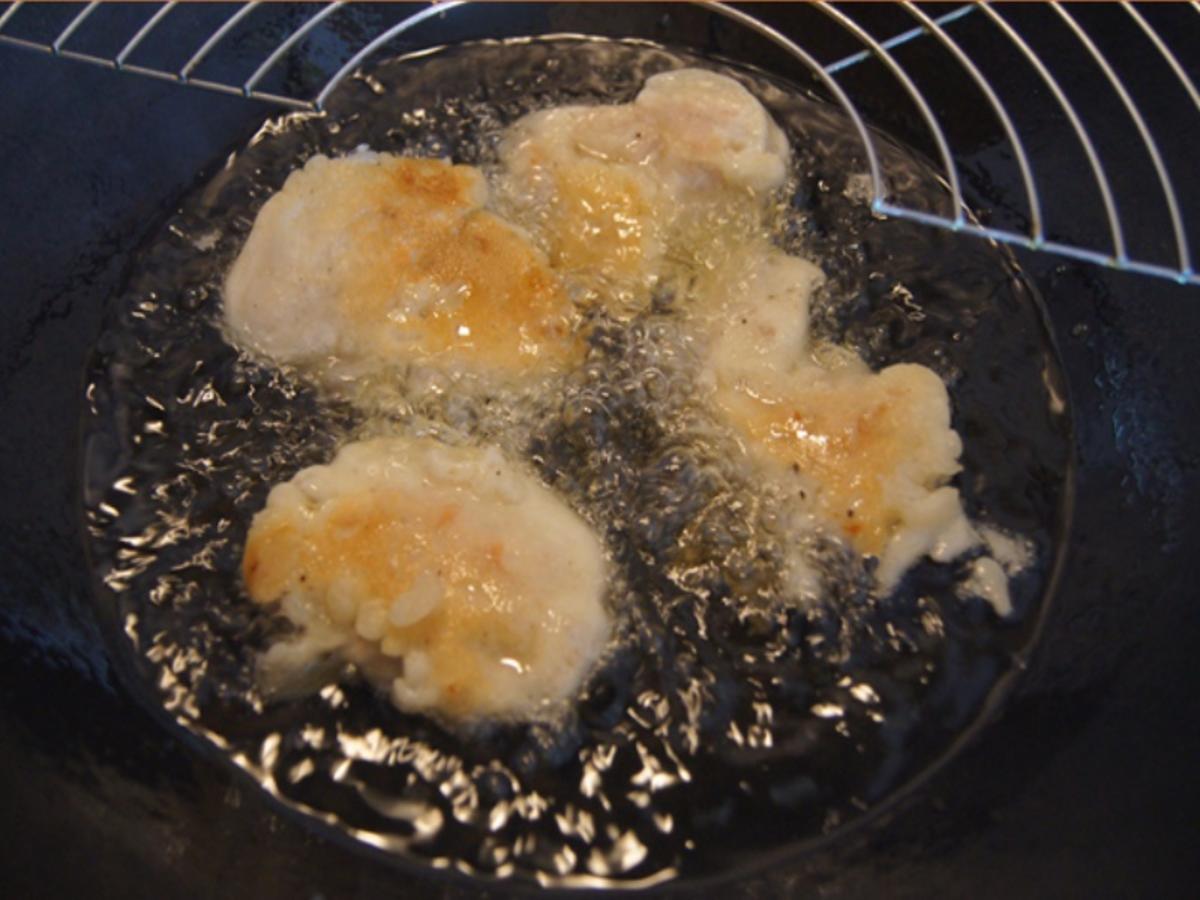 Frittierte Putenschnitzel auf chinesischen Bratnudeln - Rezept - Bild Nr. 8148