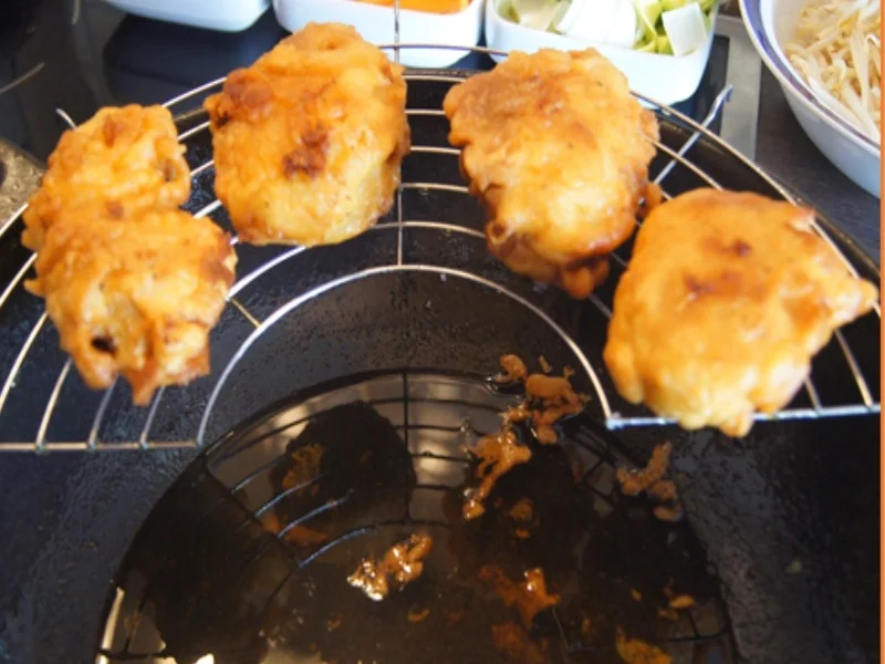 Rezept: Frittierte Putenschnitzel auf chinesischen Bratnudeln Bild Nr. 8150 Frittierte Putenschnitzel auf chinesischen Bratnudeln - Rezept - Bild Nr. 8150