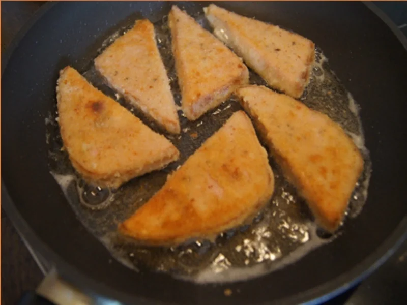 Panierter Leberkäse mit Pimentos und herzhaften Bratkartoffeln - Rezept - Bild Nr. 8154