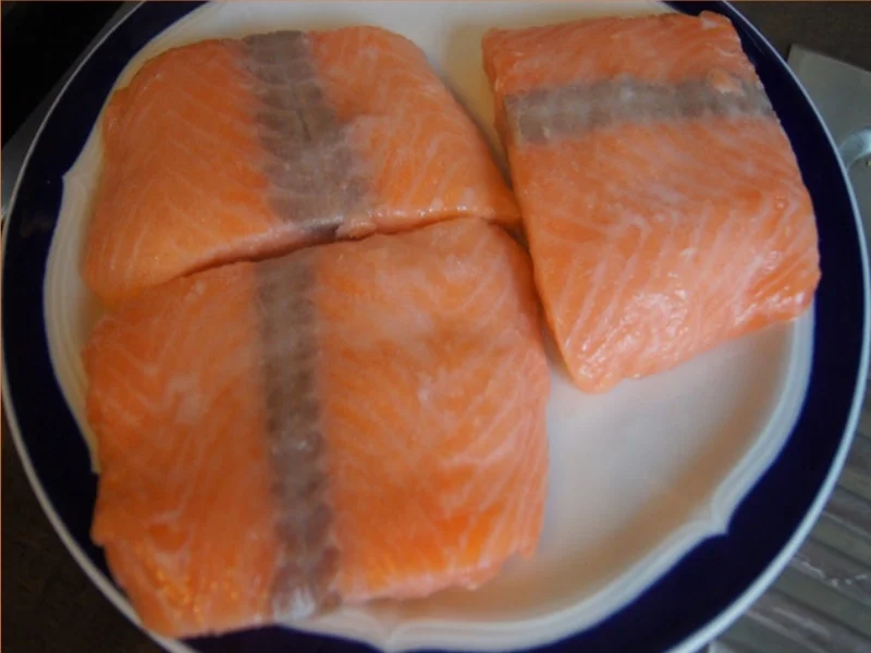 Rezept: Frischer Spargel mit Lachsfilet, gelben Drillingen und Sauce Hollandaise mit Kräutern Bild Nr. 5 Frischer Spargel mit Lachsfilet, gelben Drillingen und Sauce Hollandaise mit Kräutern - Rezept - Bild Nr. 5