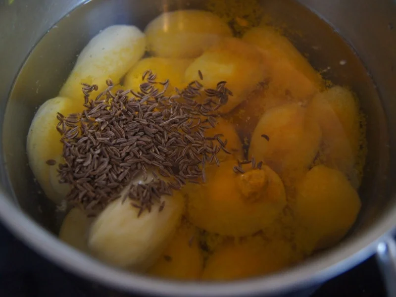 Rezept: Frischer Spargel mit Lachsfilet, gelben Drillingen und Sauce Hollandaise mit Kräutern Bild Nr. 6 Frischer Spargel mit Lachsfilet, gelben Drillingen und Sauce Hollandaise mit Kräutern - Rezept - Bild Nr. 6