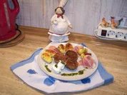 Hackfleischpflanzerl mit Drilling Kartöffelchen - Rezept - Bild Nr. 8149