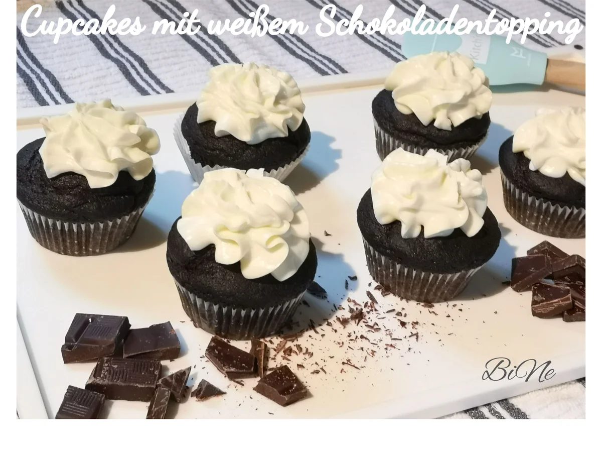 BiNe` S CUPCAKES MIT WEIßEM SCHOKOLADENTOPPING - Rezept - Bild Nr. 8153