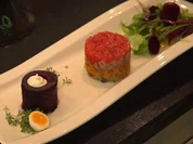 Rezept: Gemüse-Kalbfleisch-Sülzchen an Roter Bete mit Meerettichschaum Bild Nr. 8153 Gemüse-Kalbfleisch-Sülzchen an Roter Bete mit Meerettichschaum - Rezept - Bild Nr. 8153