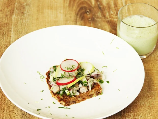 Smörrebröd mit Matjes (Andrej Mangold) - Rezept - Bild Nr. 2