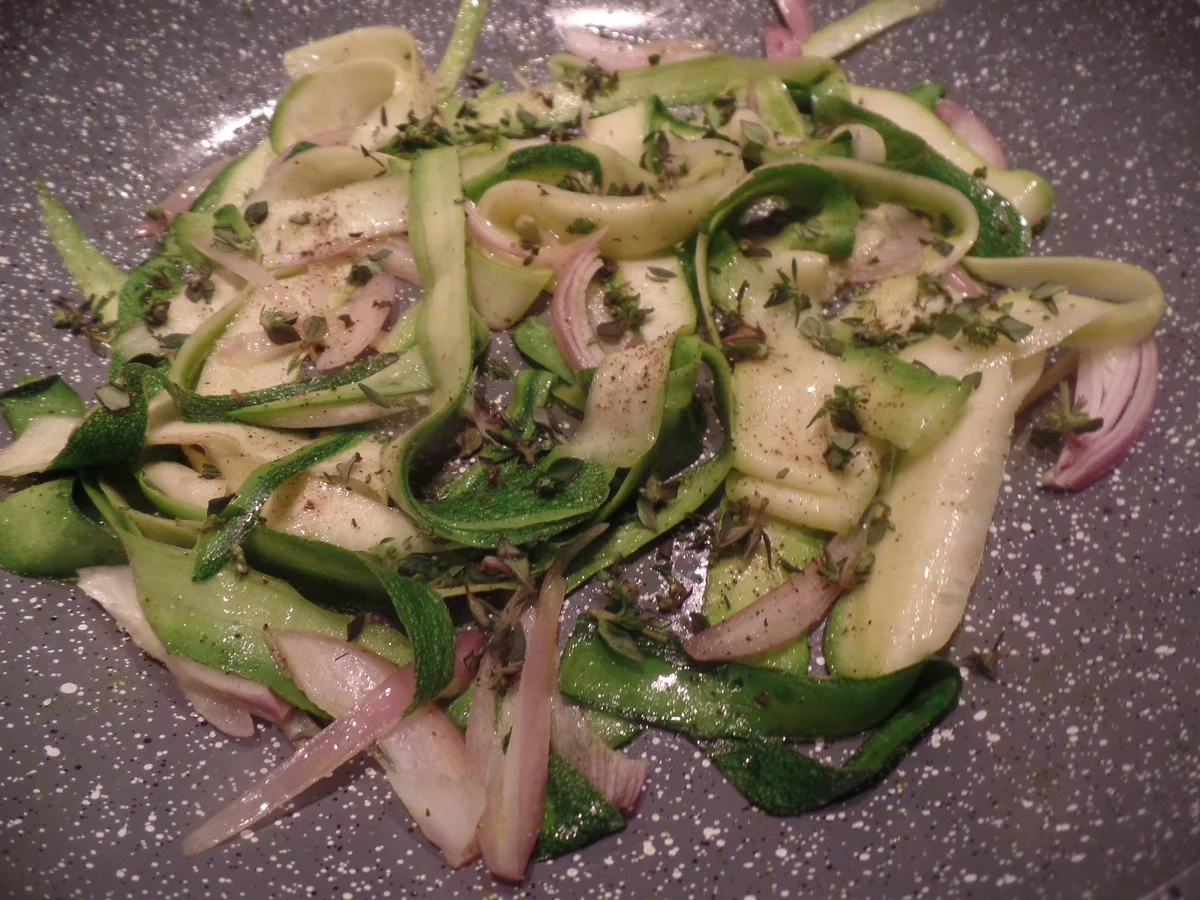 Rezept: Zucchini-Frittata mit Ziegenrahm Bild Nr. 8160 Zucchini-Frittata mit Ziegenrahm - Rezept - Bild Nr. 8160