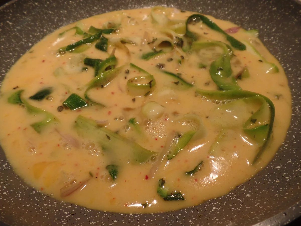 Rezept: Zucchini-Frittata mit Ziegenrahm Bild Nr. 8161 Zucchini-Frittata mit Ziegenrahm - Rezept - Bild Nr. 8161