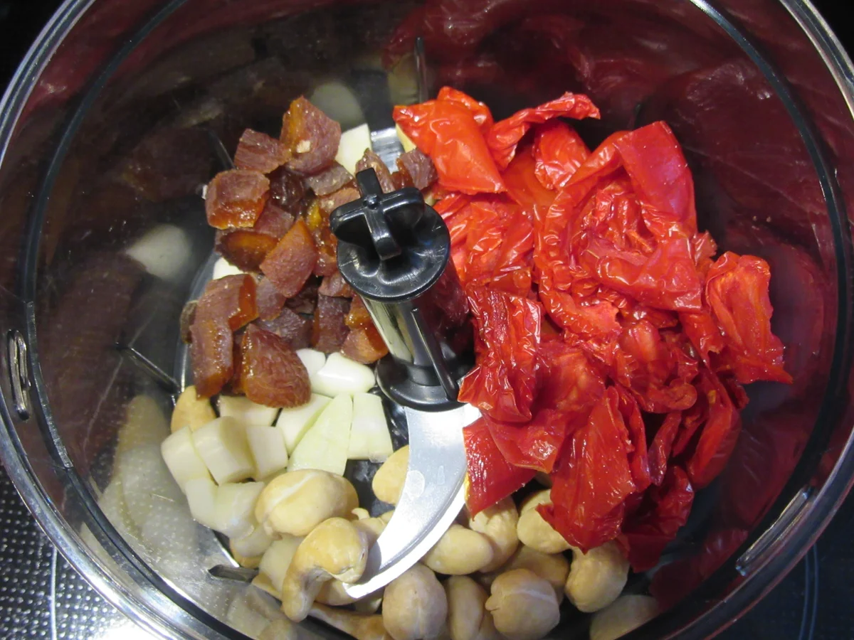 Rezept: Vorrat: Tomaten-Pesto Bild Nr. 8166 Vorrat: Tomaten-Pesto - Rezept - Bild Nr. 8166