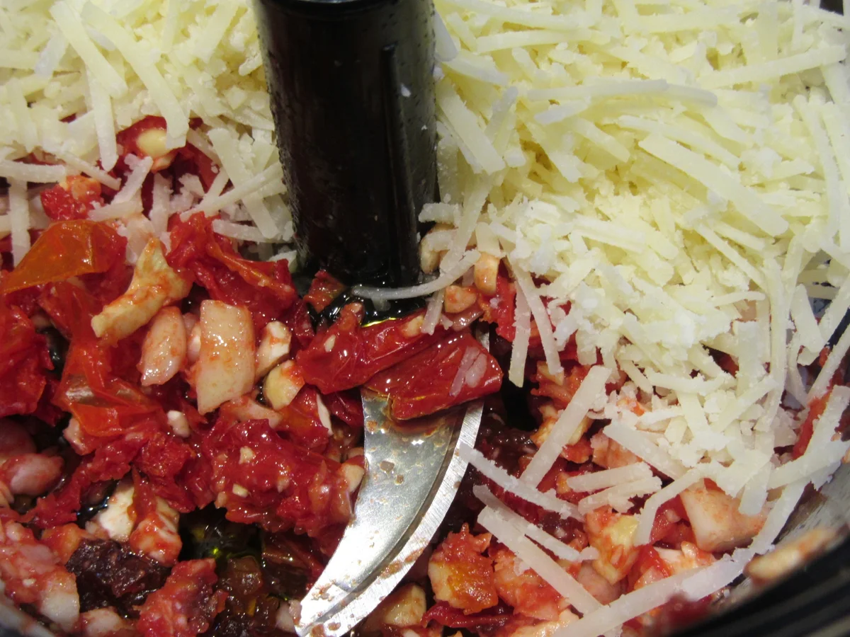 Rezept: Vorrat: Tomaten-Pesto Bild Nr. 8167 Vorrat: Tomaten-Pesto - Rezept - Bild Nr. 8167