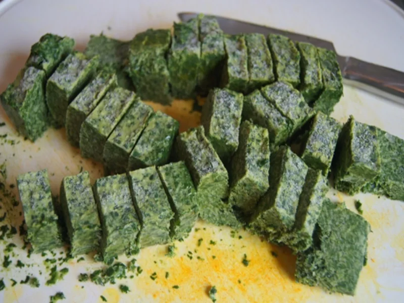 Wildlachsfilet mit Würzspinat und gelben Drillingen - Rezept - Bild Nr. 8172