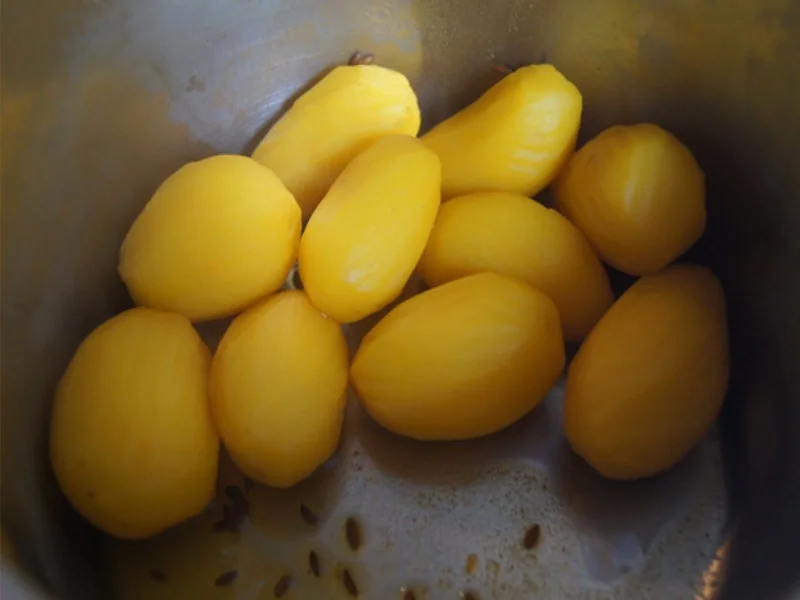 Wildlachsfilet mit Würzspinat und gelben Drillingen - Rezept - Bild Nr. 8177