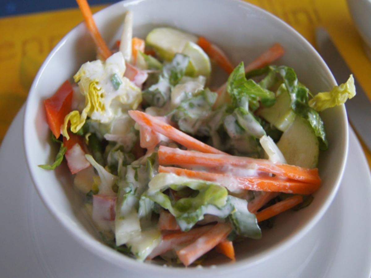 Gemischter Salat mit Jogurt Dressing - Rezept - Bild Nr. 8164