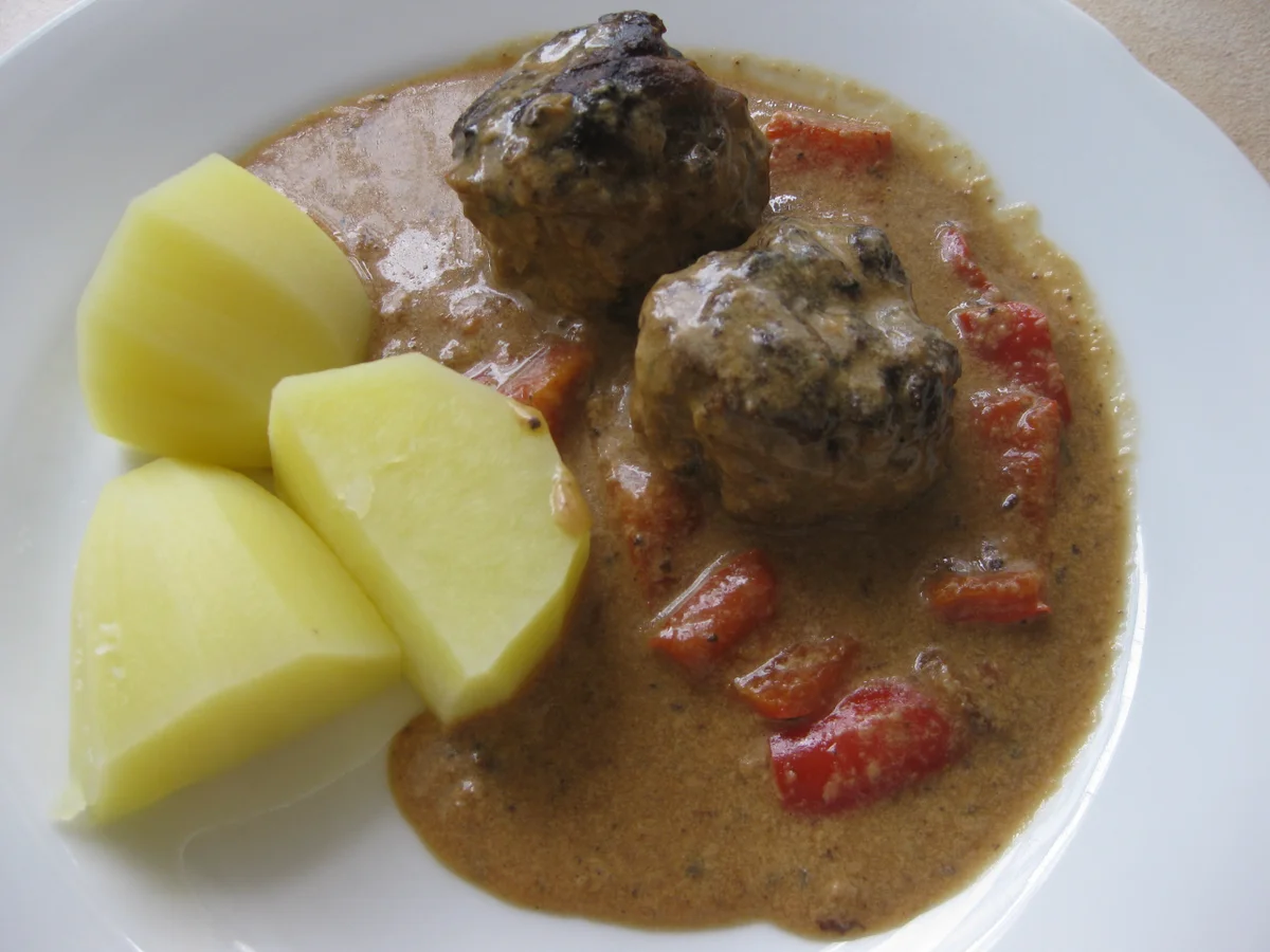Rezept: Köttbullar mit Paprika-Rahmsauce Bild Nr. 8165 Köttbullar mit Paprika-Rahmsauce - Rezept - Bild Nr. 8165