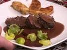 Rinderbäckchen mit Serviettenknödel und Rote Bete Herzen - Rezept - Bild Nr. 2
