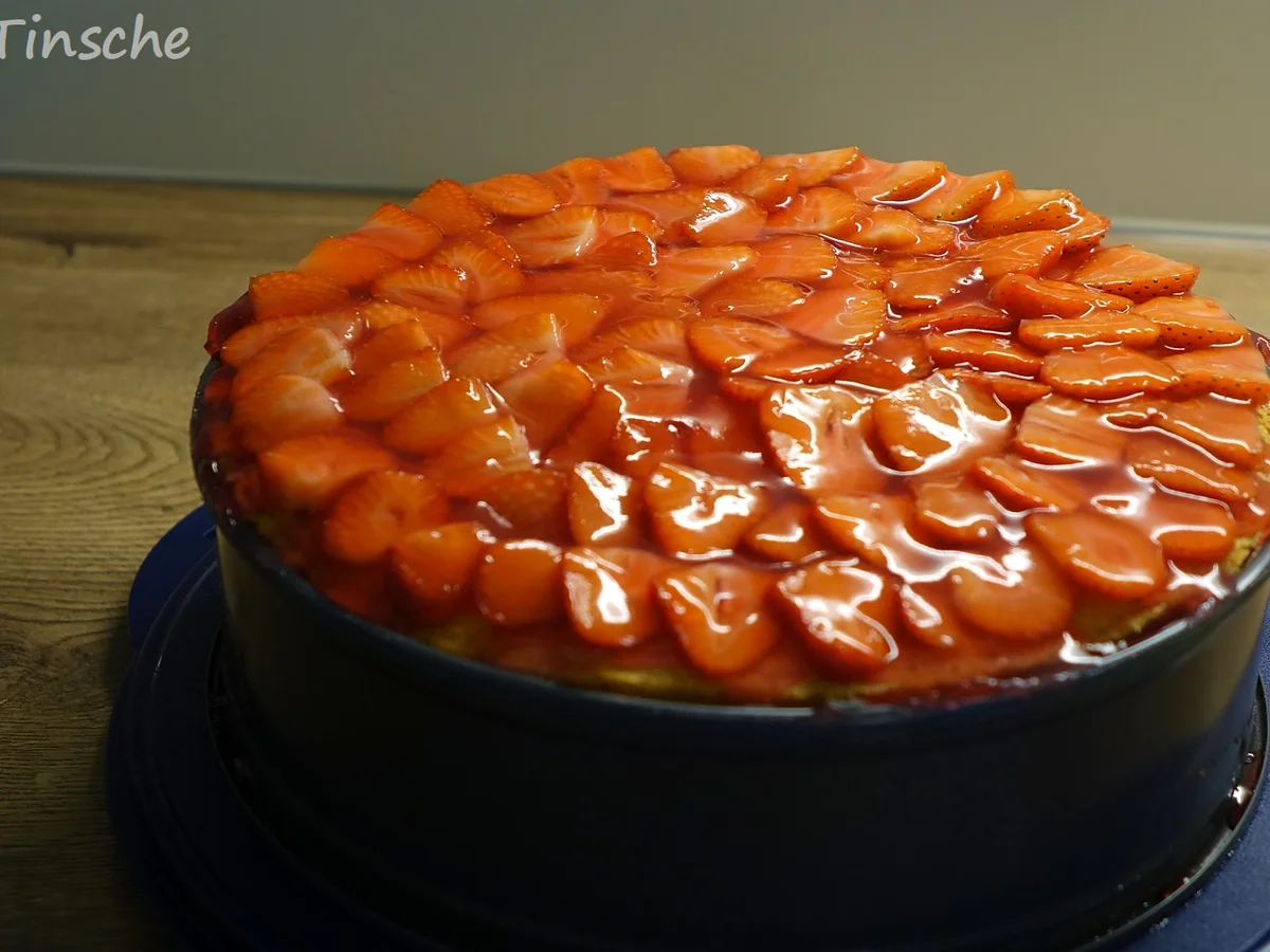 Rezept: Erdbeer-Sahne-Schmand-Torte Bild Nr. 8184 Erdbeer-Sahne-Schmand-Torte - Rezept - Bild Nr. 8184