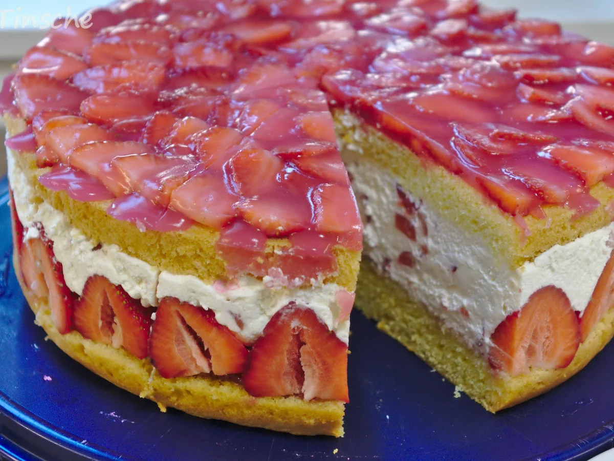 Rezept: Erdbeer-Sahne-Schmand-Torte Bild Nr. 8188 Erdbeer-Sahne-Schmand-Torte - Rezept - Bild Nr. 8188