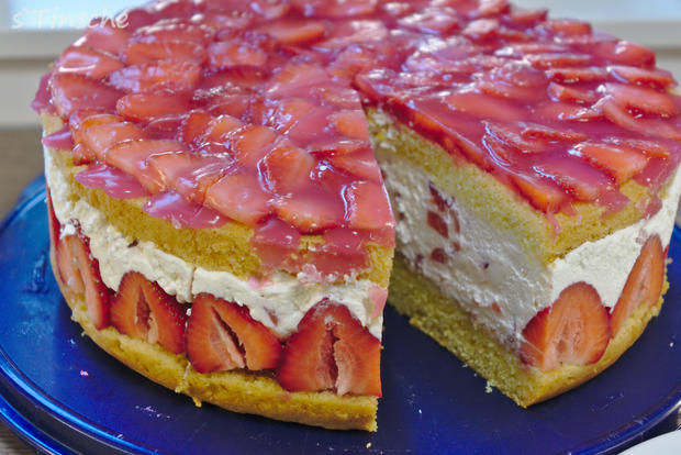 Erdbeer-Sahne-Schmand-Torte - Rezept mit Bild - kochbar.de