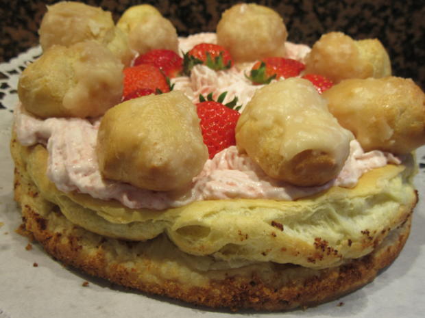 St.-Honoré-Torte mit Erdbeercreme