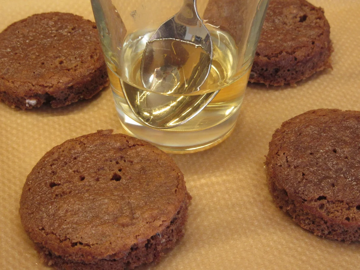 Rezept: Dessert: Schokotörtchen mit Erdbeeren Bild Nr. 8185 Dessert: Schokotörtchen mit Erdbeeren - Rezept - Bild Nr. 8185