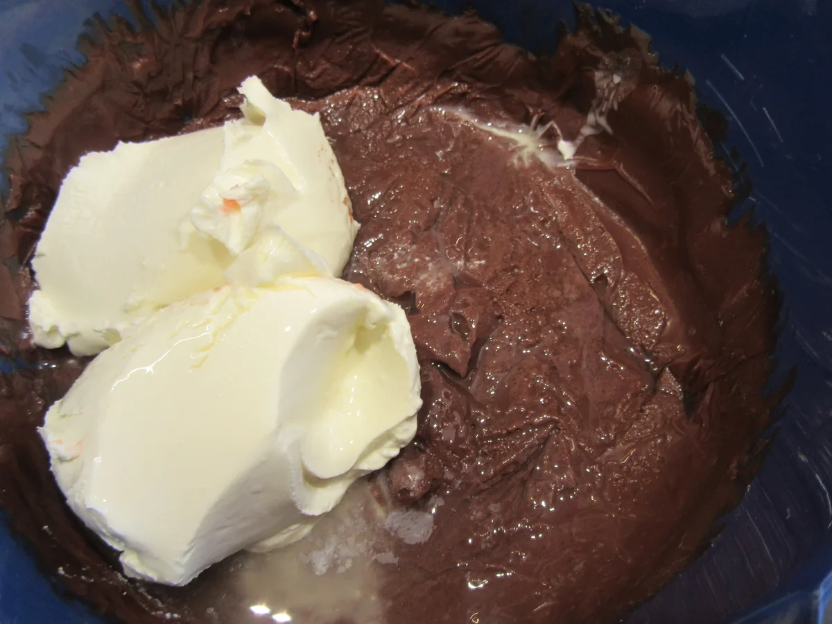 Rezept: Dessert: Schokotörtchen mit Erdbeeren Bild Nr. 8187 Dessert: Schokotörtchen mit Erdbeeren - Rezept - Bild Nr. 8187