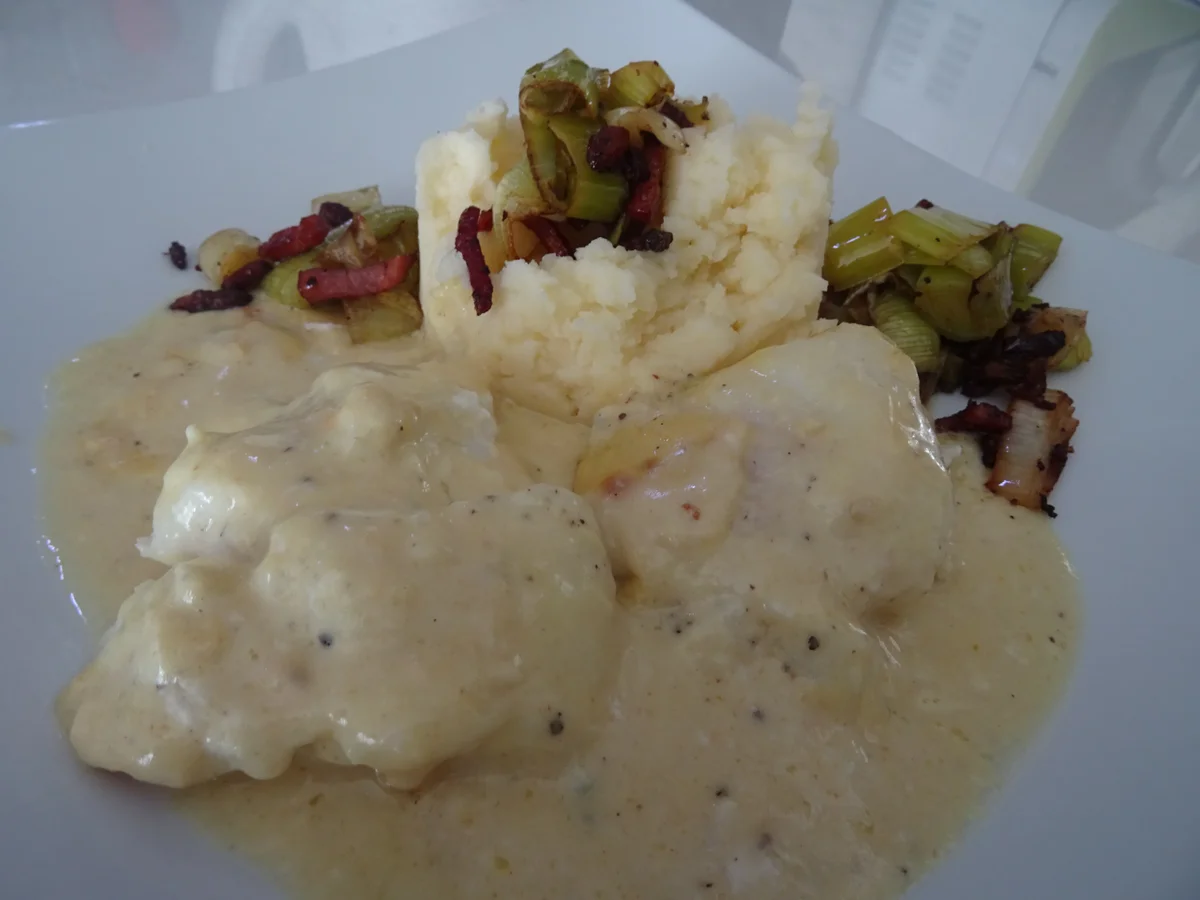 Rezept: Kabeljau in Senfsoße im Ofen gratiniert, mit gebratenem Speck-Lauch Bild Nr. 8178 Kabeljau in Senfsoße im Ofen gratiniert, mit gebratenem Speck-Lauch - Rezept - Bild Nr. 8178