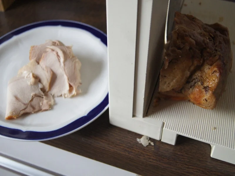 Schinken-Krustenbraten mit Sauce, Spargel und Frühkartoffeln - Rezept - Bild Nr. 8199