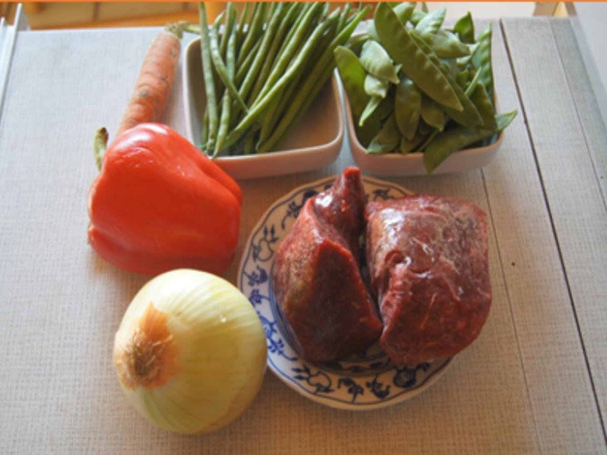Gebratenes Rindfleisch mit Austernsauce, gemischtes Gemüse und gelber Reis... - Rezept - Bild Nr. 8179