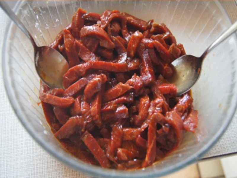 Gebratenes Rindfleisch mit Austernsauce, gemischtes Gemüse und gelber Reis... - Rezept - Bild Nr. 8183