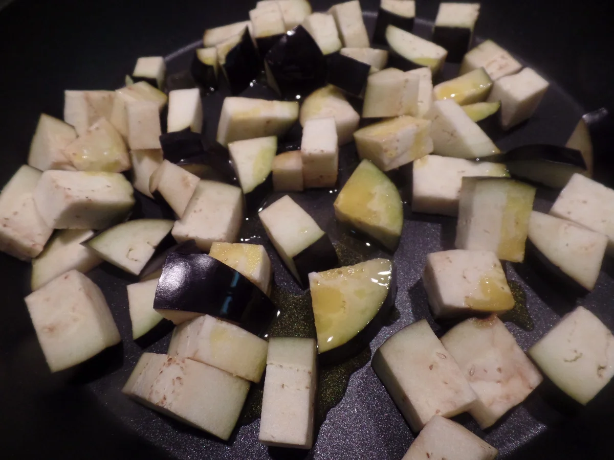 Rezept: Bratwürstchen mit Paprika-Auberginen -Gemüse Bild Nr. 8179 Bratwürstchen mit Paprika-Auberginen -Gemüse - Rezept - Bild Nr. 8179