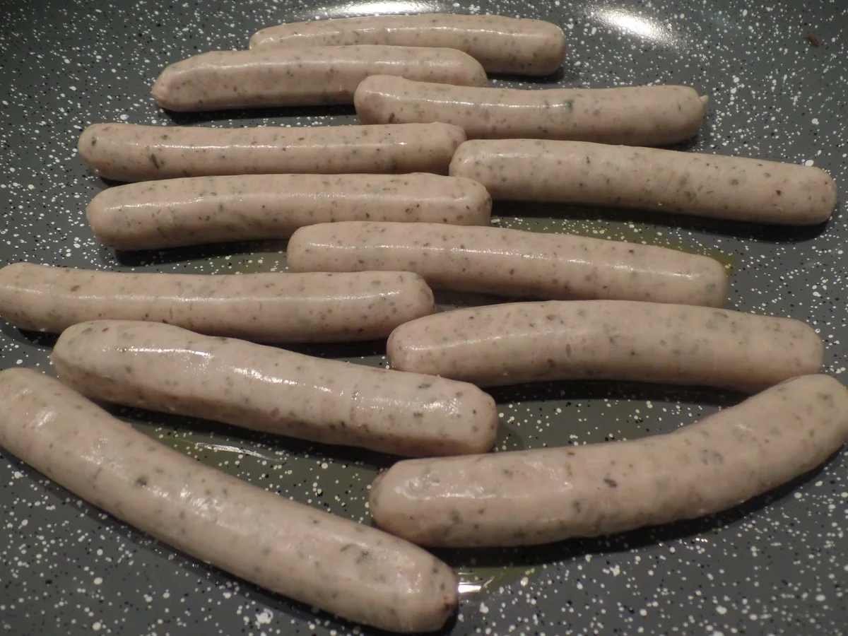 Rezept: Bratwürstchen mit Paprika-Auberginen -Gemüse Bild Nr. 8184 Bratwürstchen mit Paprika-Auberginen -Gemüse - Rezept - Bild Nr. 8184