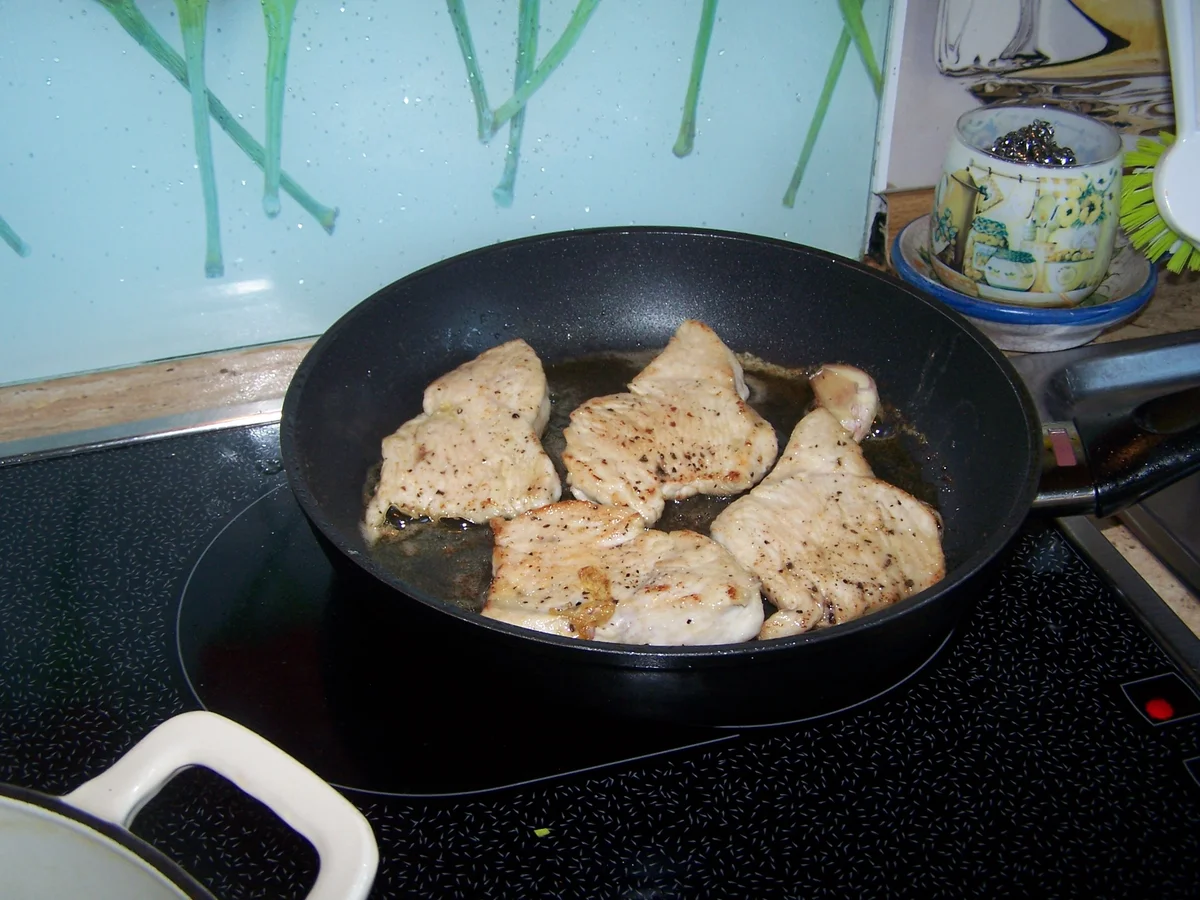 Spargel mit Putenbrust Teile und einem kleinen Salat - Rezept - Bild Nr. 8204