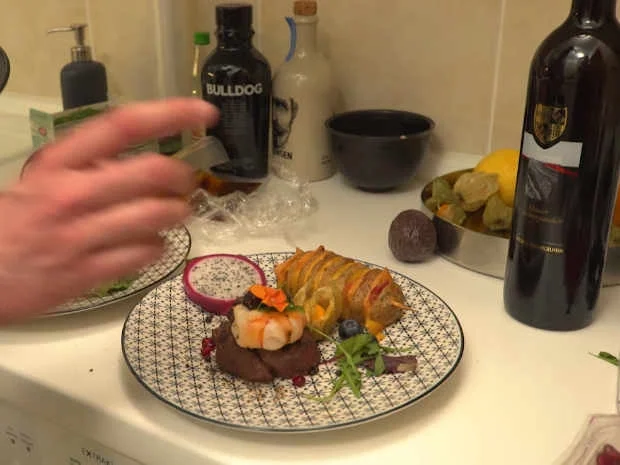 Surf and Turf vom Rinderfilet und Garnele an Koma Wakame Salat und Hasselback Kartoffeln - Rezept - Bild Nr. 8188