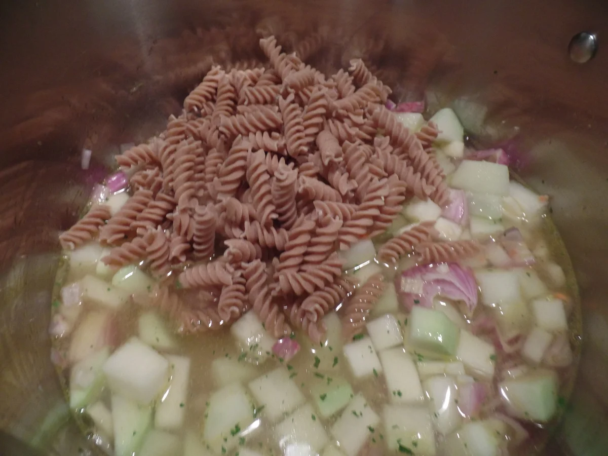 Dinkelnudeln mit Gemüse und Ziegenrahm - Rezept - Bild Nr. 8192