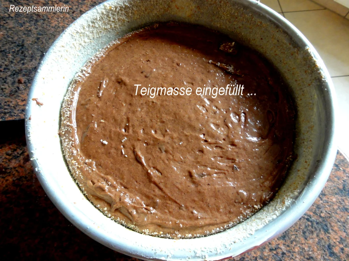 Rezept: Biskuit: BALLTORTE FÜR EINEN FUSSBALL~FAN Bild Nr. 8197 Biskuit: BALLTORTE FÜR EINEN FUSSBALL~FAN - Rezept - Bild Nr. 8197