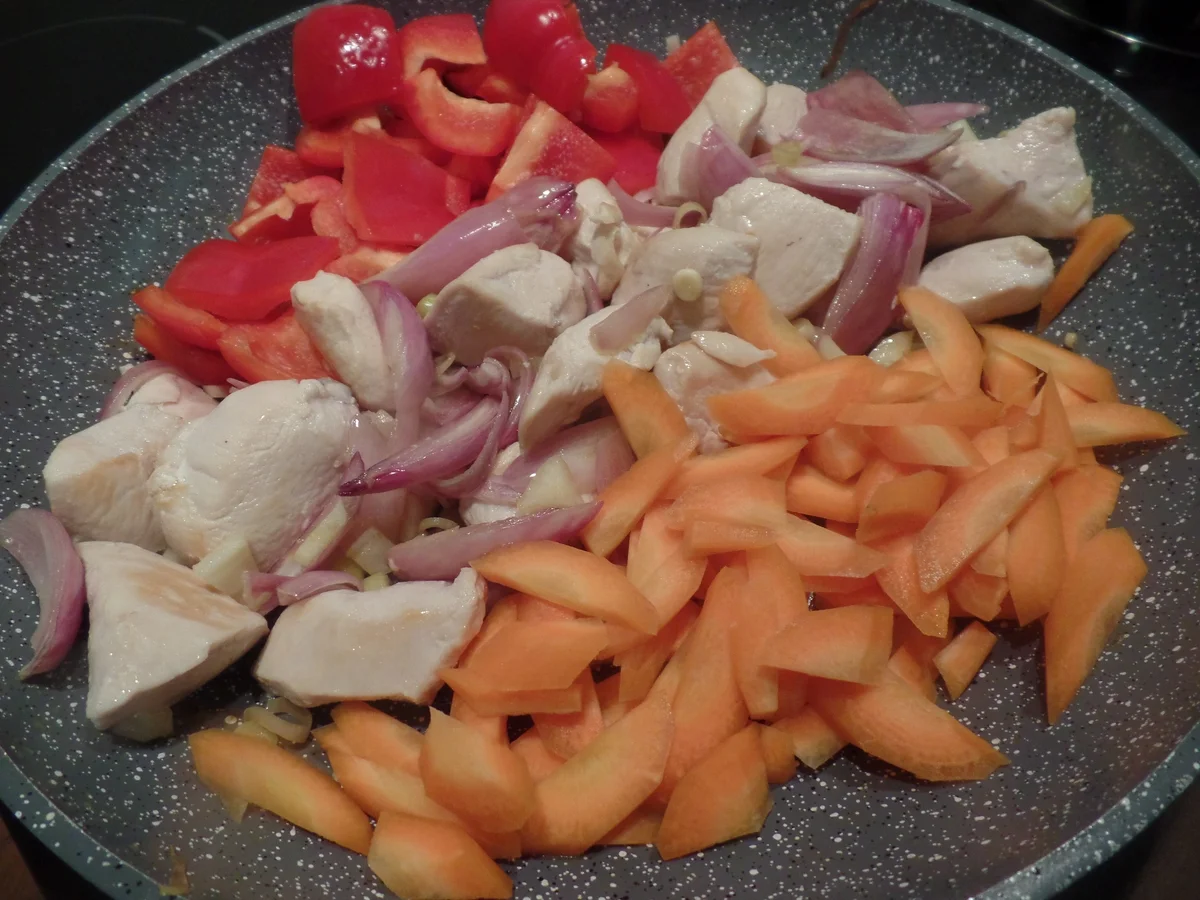 Rezept: Hähnchen-Gemüse-Pfanne Bild Nr. 8209 Hähnchen-Gemüse-Pfanne - Rezept - Bild Nr. 8209