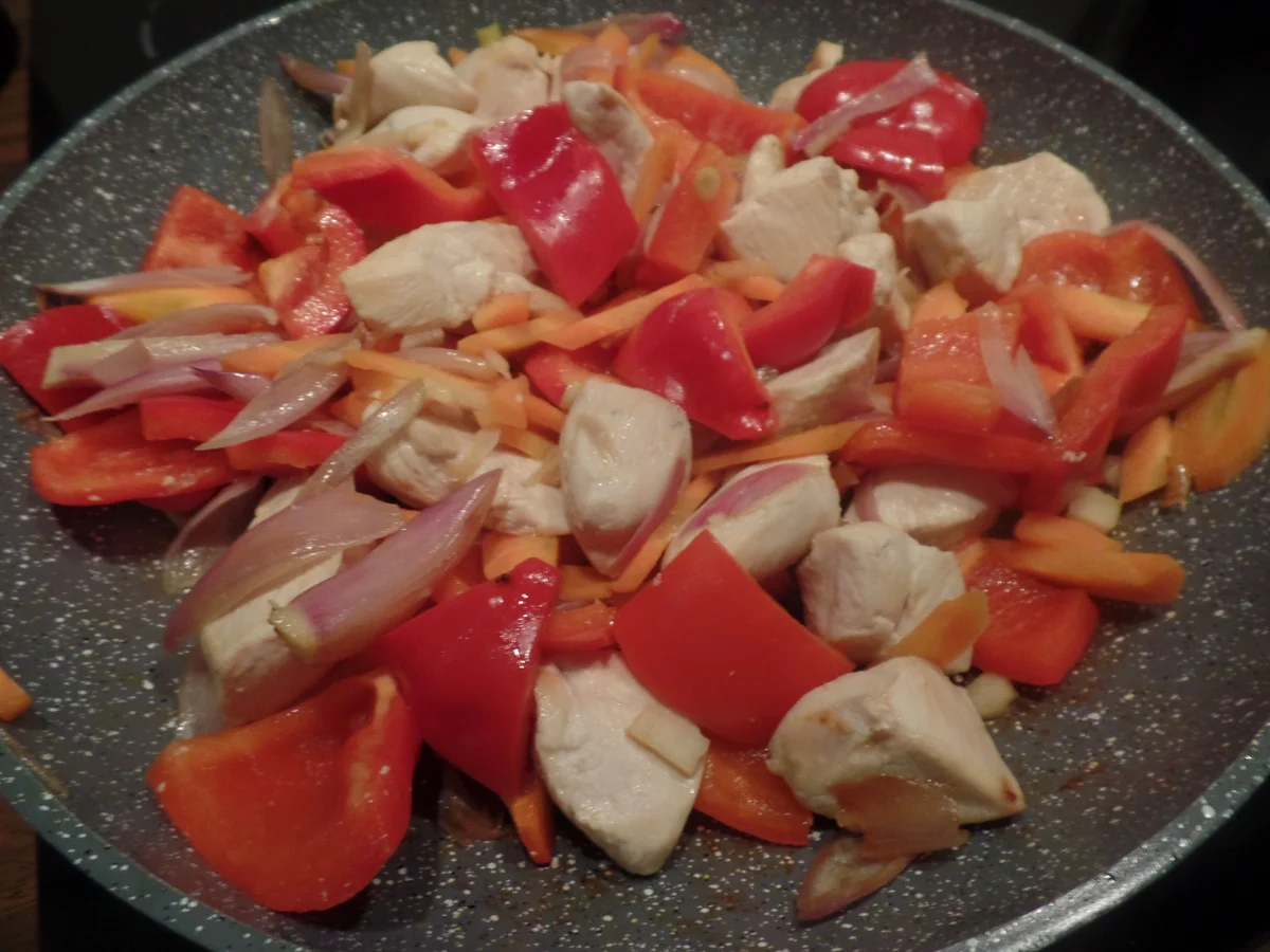 Rezept: Hähnchen-Gemüse-Pfanne Bild Nr. 8210 Hähnchen-Gemüse-Pfanne - Rezept - Bild Nr. 8210